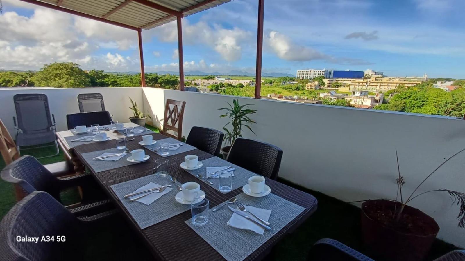Aparthotel Le Binome Grand Baie Exterior foto